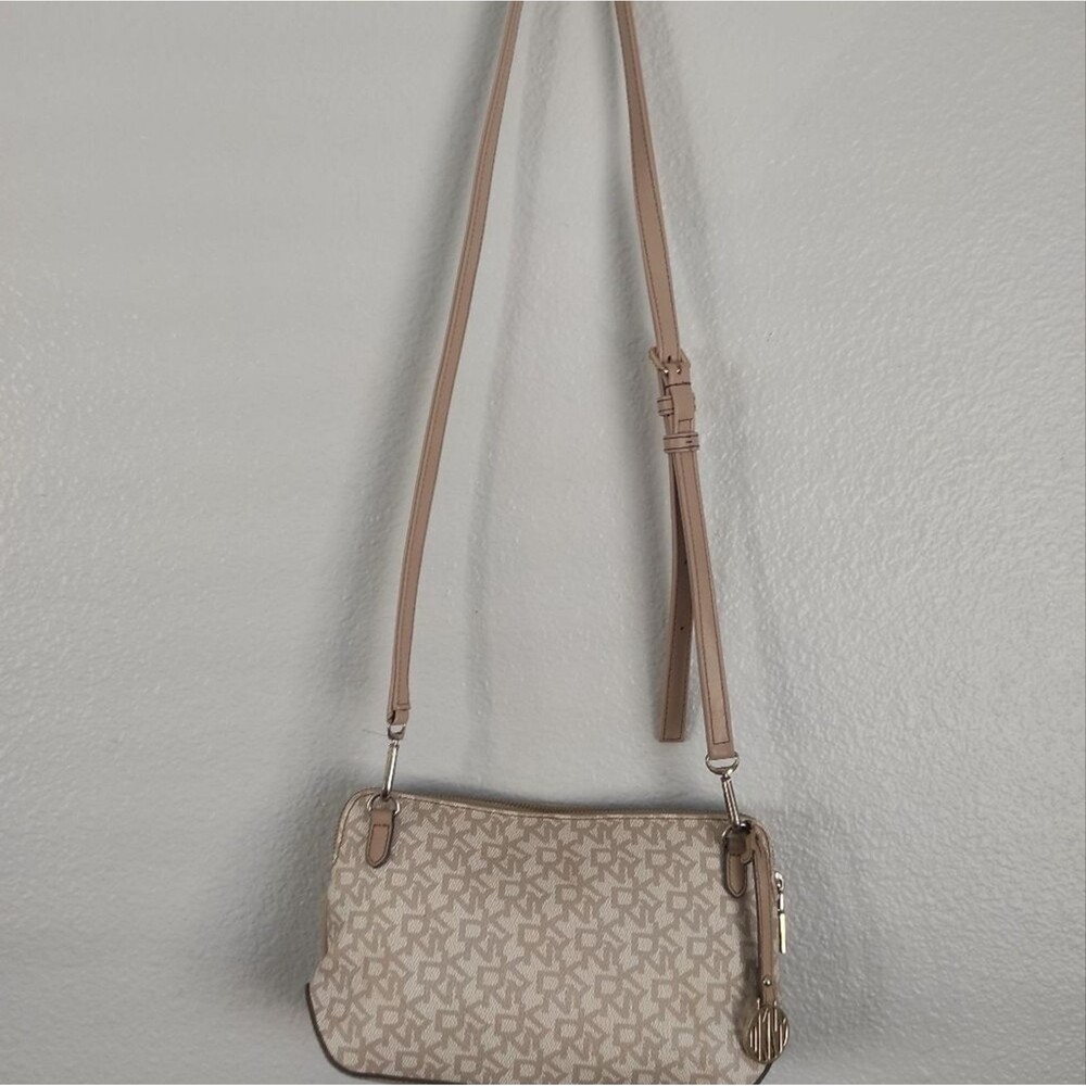 Dkny Crossbody Medium Size Signature Print
